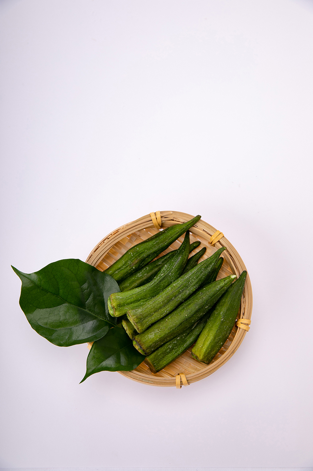 年货零食秋葵冻干蜜饯果脯摄影图照片素材