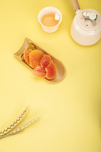 年货果脯蜜饯零食木瓜干摄影图照片