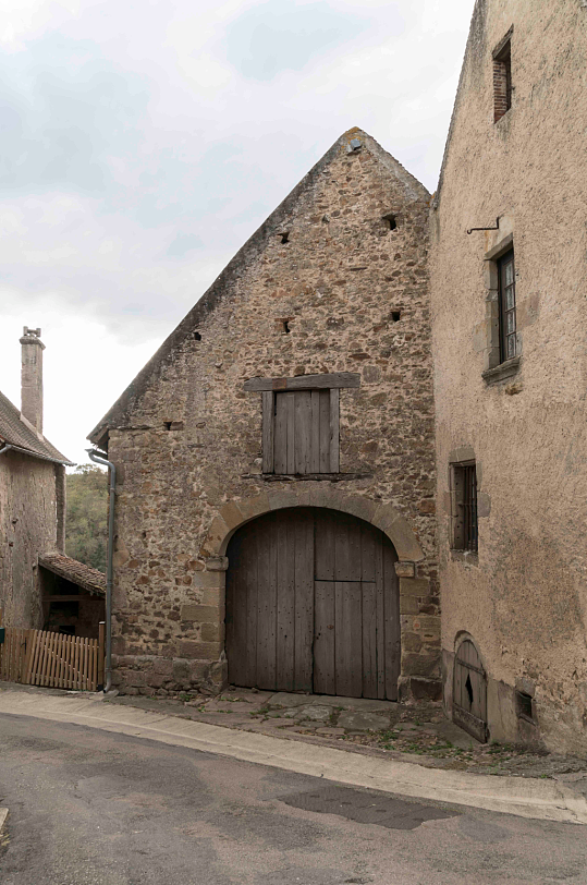 中世纪村庄建筑设计摄影图