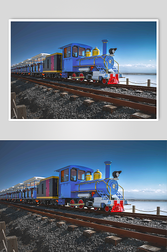 茶卡盐湖上的蓝色火车摄影图片
