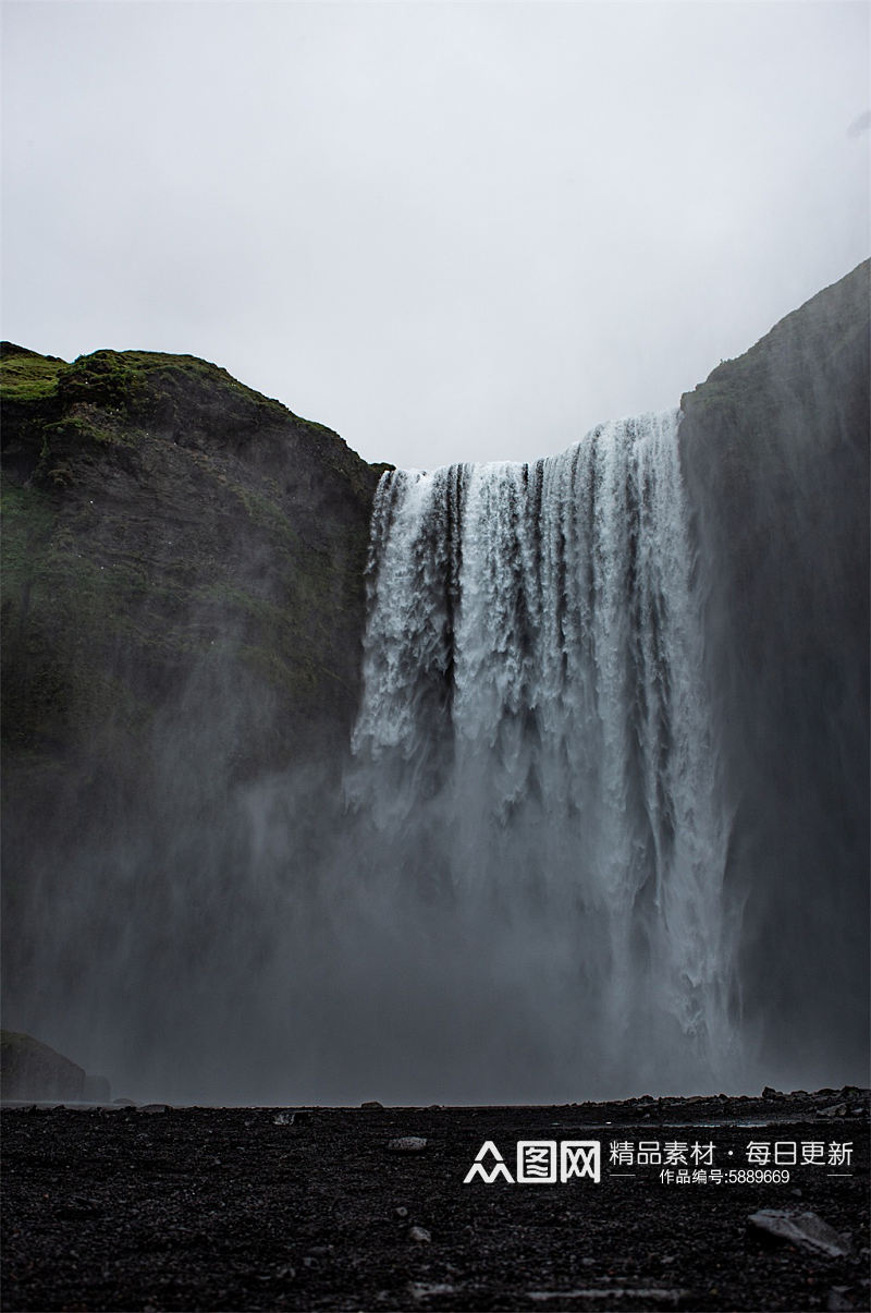 瀑布高山流水摄影图素材