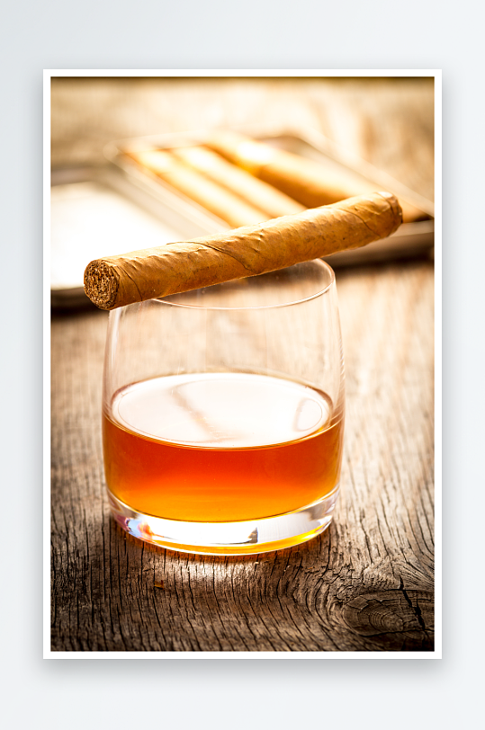 威士忌饮品摄影图片