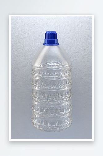 塑料瓶盖松树图片
