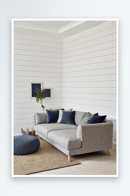 现代灰色沙发一排散垫剑麻地毯铺房间角落木