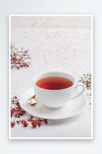 一杯加奶红灌木茶照片