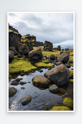 冰岛小溪里岩石映衬着天空图片