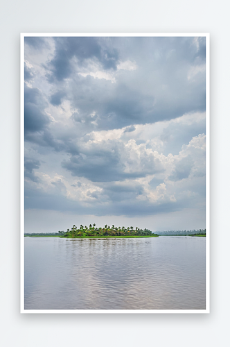 印度卡纳塔克邦卡拉萨河上天空风景图片