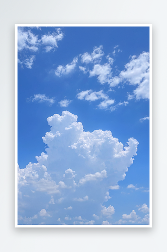晴朗天气下蓝天白云背景图图片