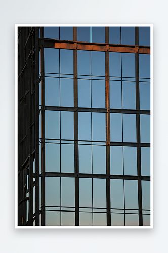 建筑背景与夕阳颜色反射玻璃钢