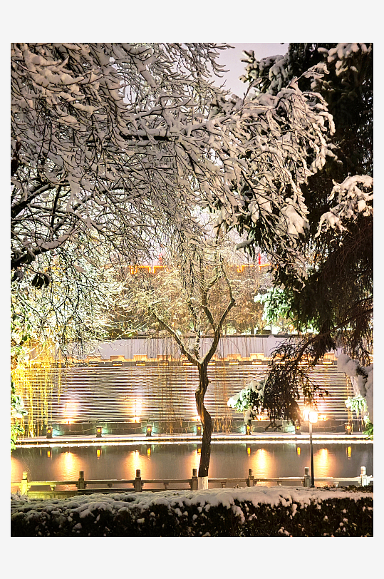 西安城墙景区环城公园雪景