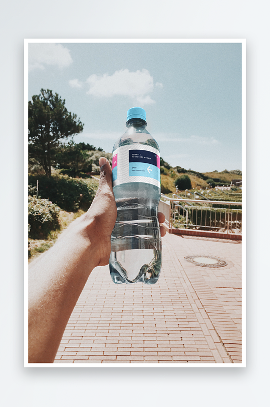 高端矿泉水纯洁水样机-众图网